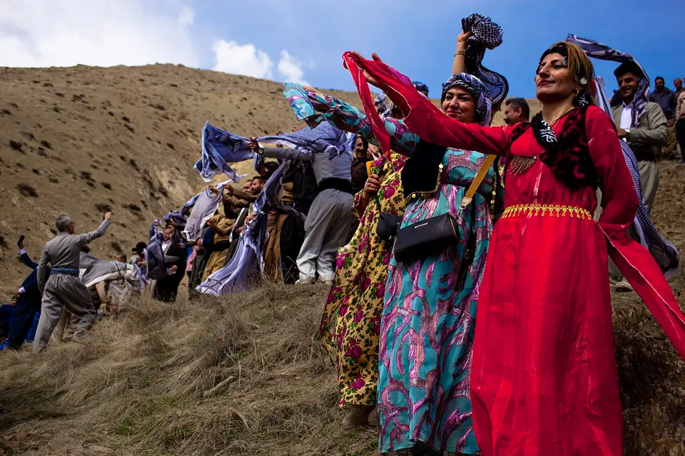 هەڵپەڕکێ · ڕۆژهەڵاتی کوردستان