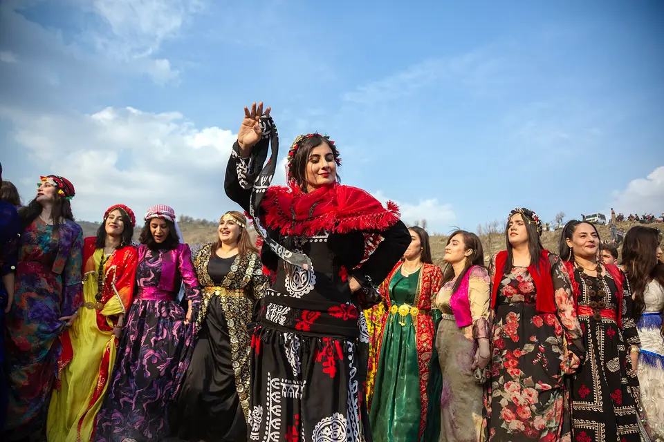 هەڵپەڕکێ · ڕۆژهەڵاتی کوردستان